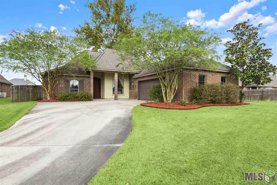 39078 CORINNE CIR, Prairieville, LA 70769