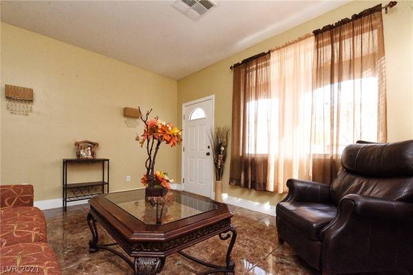 Las Vegas, NV 89122,5437 Raccoon Valley Lane