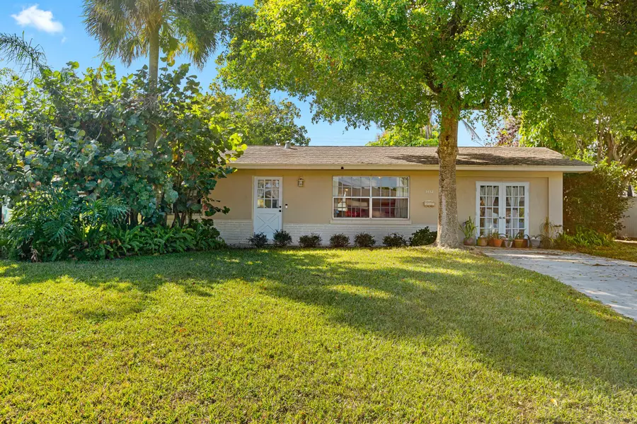 3852 Bluebell ST, Palm Beach Gardens, FL 33410