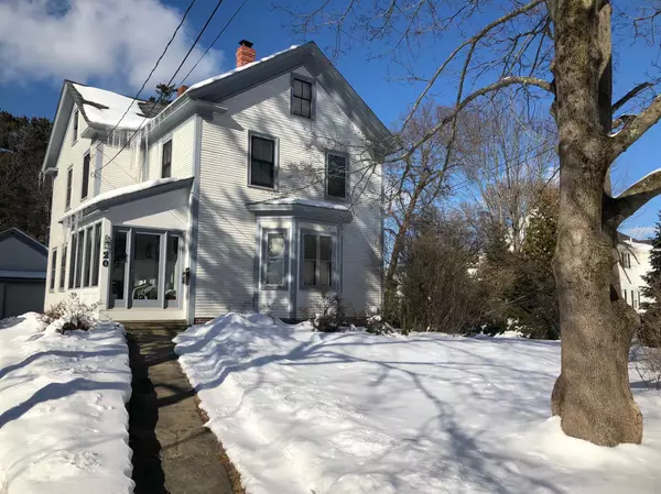 20 Hall PL, Exeter, NH 03833