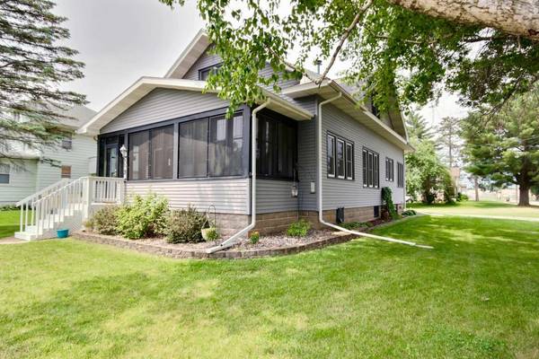 336 Garland St E, West Salem, WI 54669