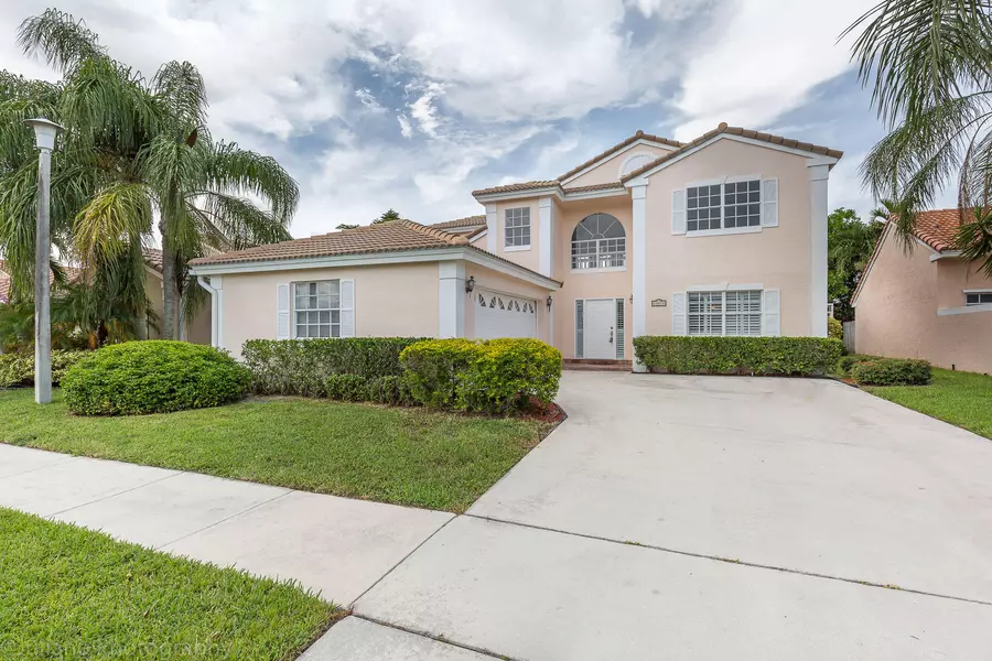 10676 Pebble Cove LN, Boca Raton, FL 33498