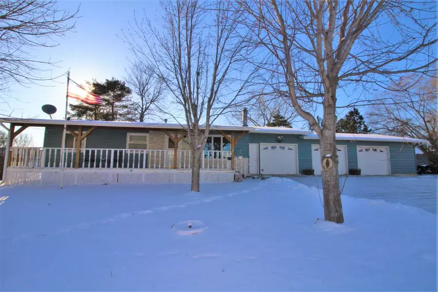 208 S Davis St, Burlington, ND 58722