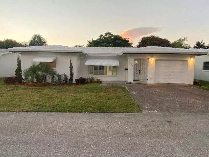 7109 NW 68th AVE, Tamarac, FL 33321