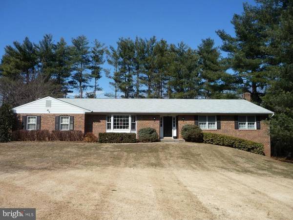 2802 CENTER RIDGE DR, Oakton, VA 22124