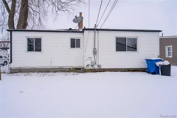 Warren, MI 48089,13832 COUWLIER AVE