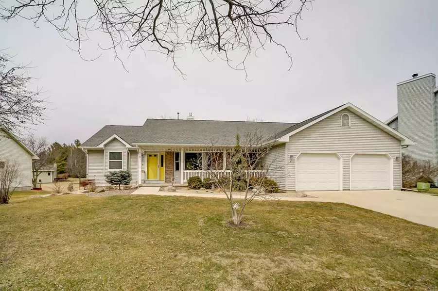 311 FORRESTON DR, Cottage Grove, WI 53527