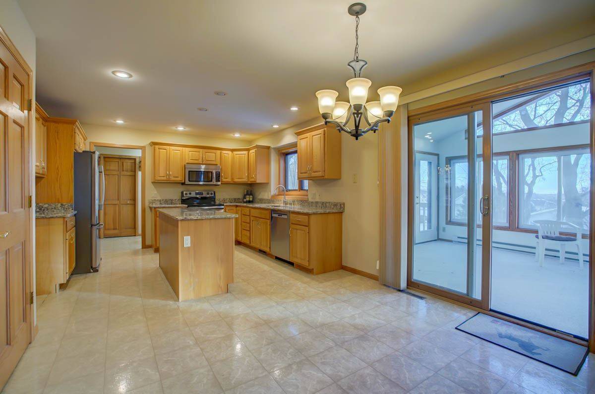 Madison, WI 53718,6226 Fredericksburg Ln