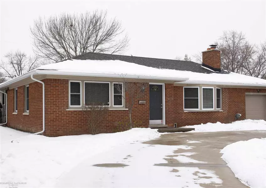 22224 Lakeland, Saint Clair Shores, MI 48081