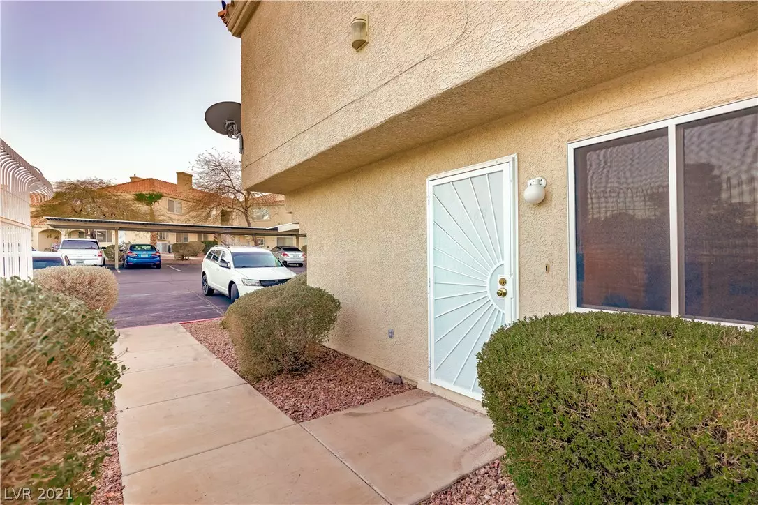 Henderson, NV 89015,668 Anne Lane #64D