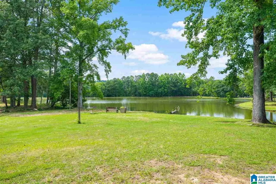 605 LAKEVIEW ESTATES DR, Hueytown, AL 35023