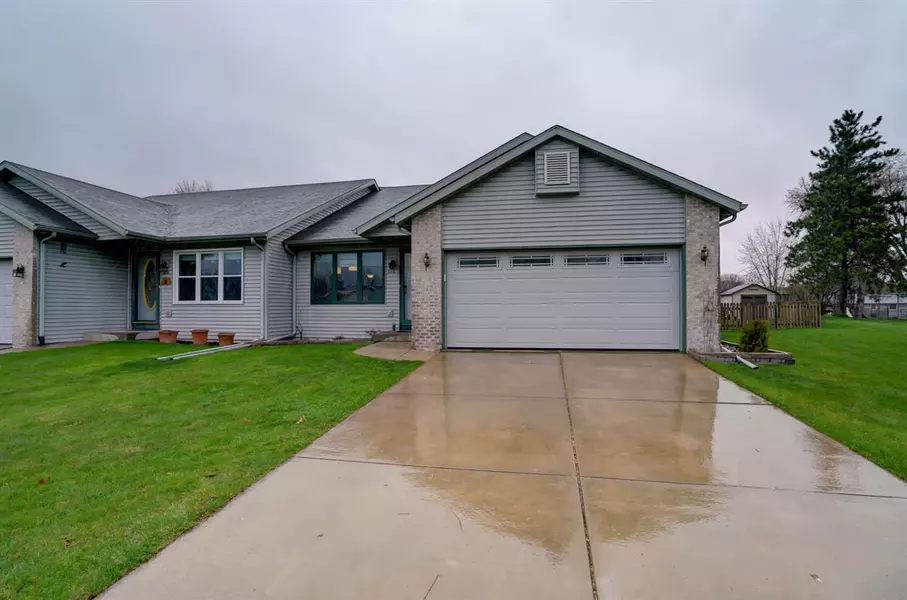 616 Constitution Ln, Deforest, WI 53532