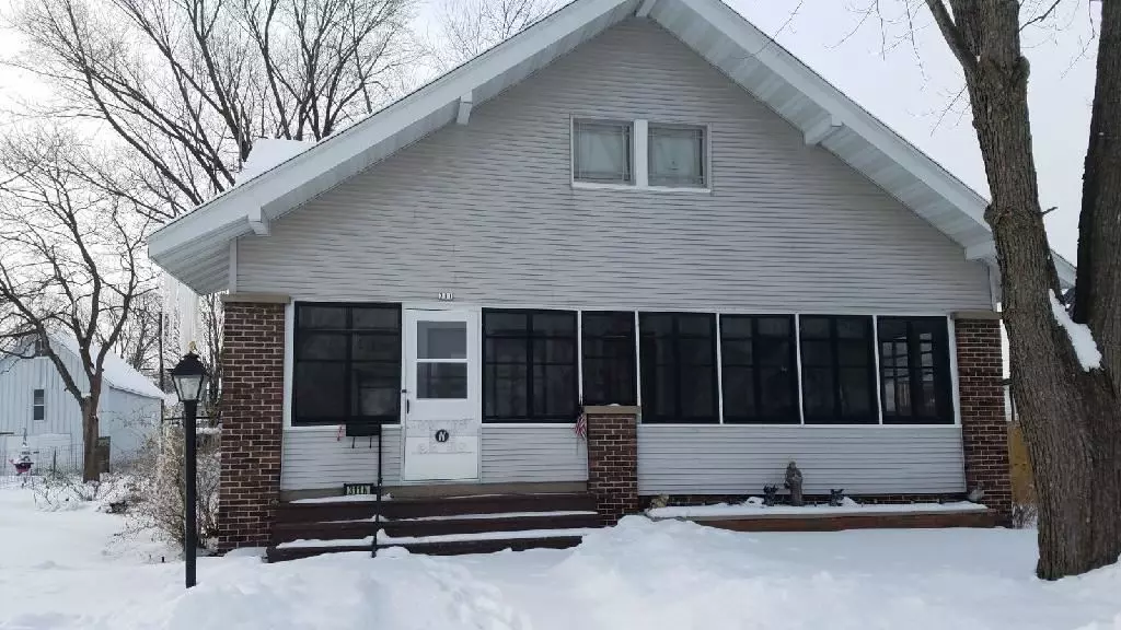 311 N 3rd St, Muscoda, WI 53573