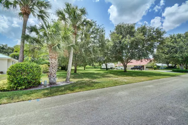 8272 SE Royal ST, Hobe Sound, FL 33455