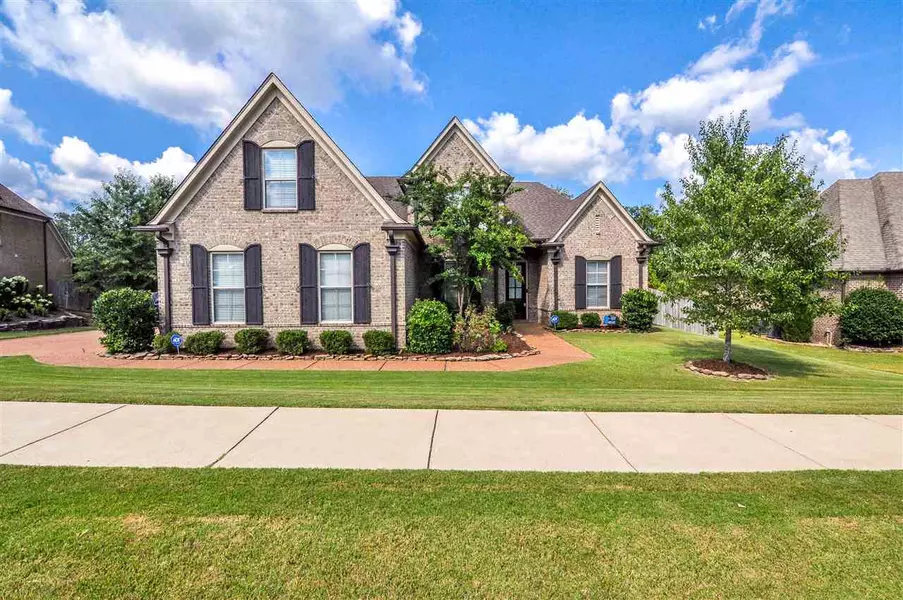 10252 HERONS POINTE DR, Lakeland, TN 38002