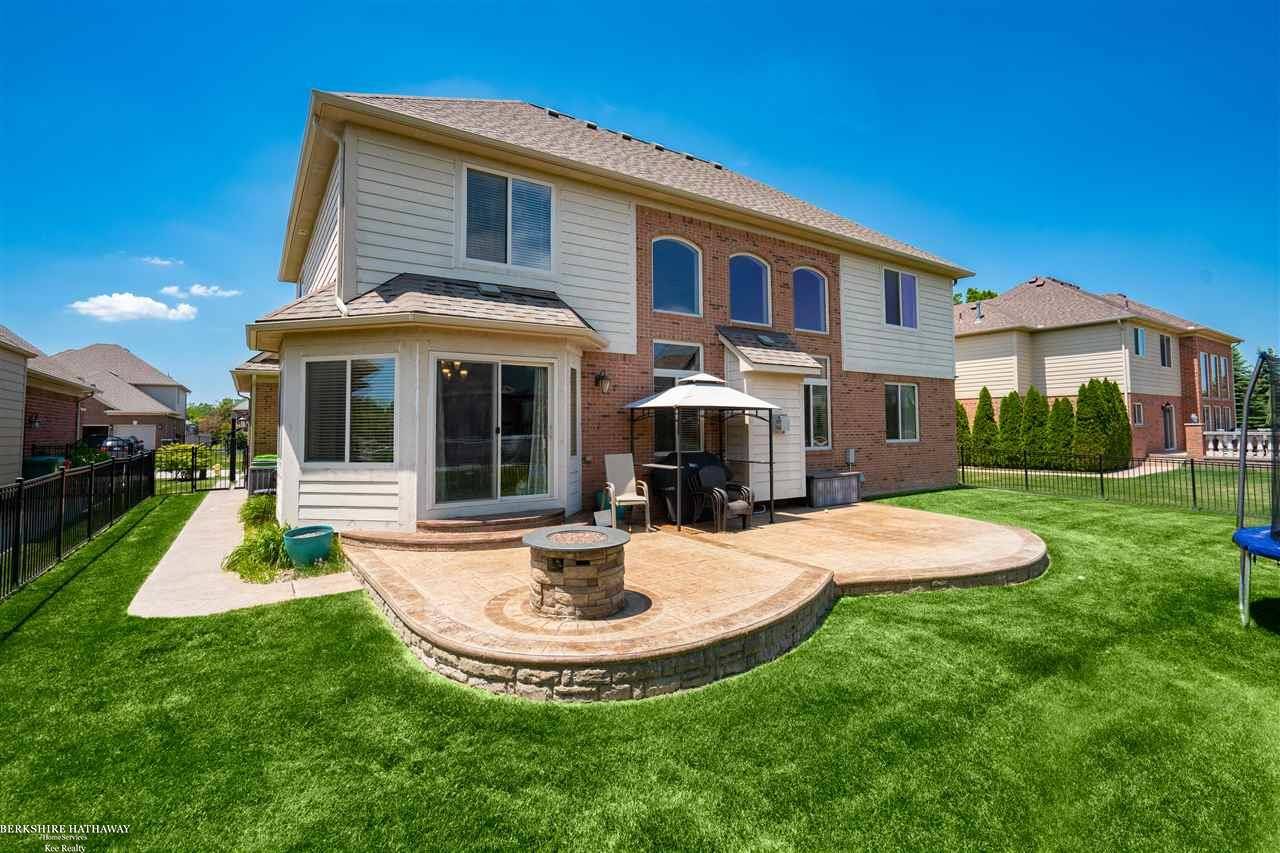 Macomb, MI 48044,49926 Becher Dr W