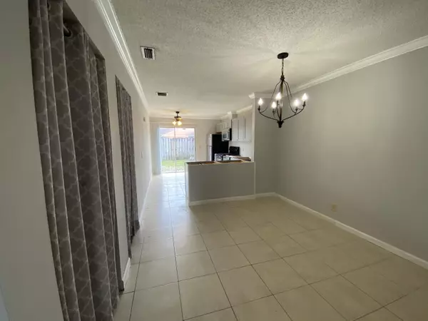 West Palm Beach, FL 33415,4846 Orleans CT C