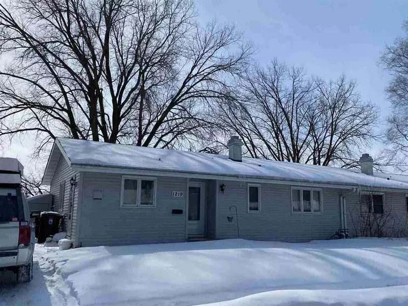 1219 Pine St, Sun Prairie, WI 53590