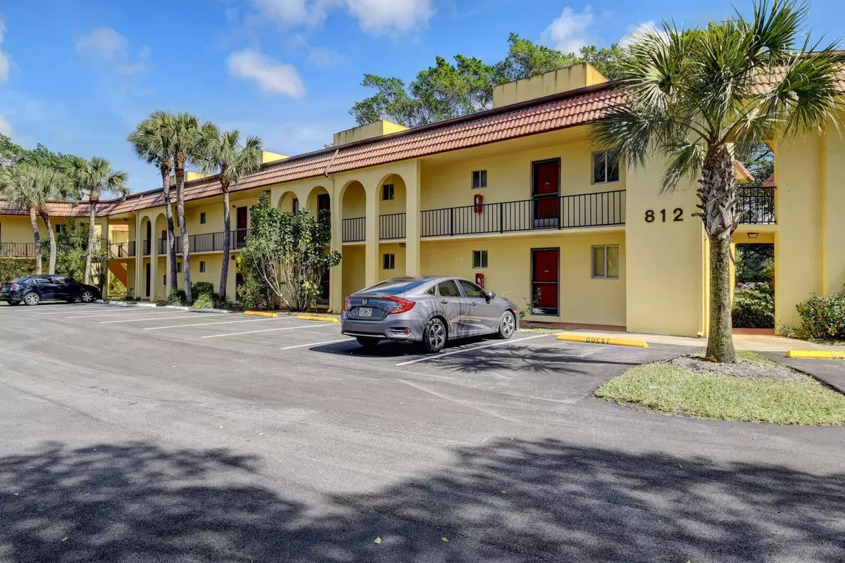 Boca Raton, FL 33486,812 SW 9th Street 204 CIR 204