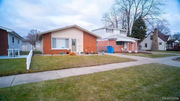 Dearborn Heights, MI 48125 1558,25722 PENNIE Street