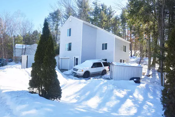 3 Settlement RD, Sandown, NH 03873