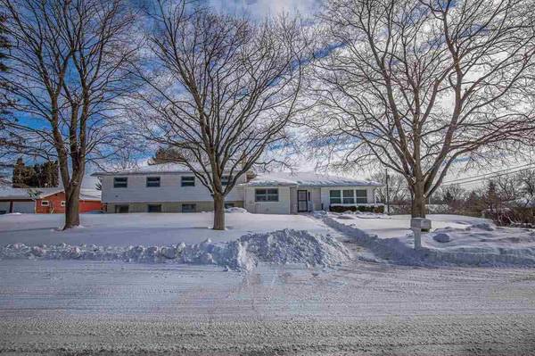 3358 Swinburne Dr, Mcfarland, WI 53558