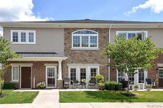 5551 ARBOR CHASE DR, Ann Arbor, MI 48103