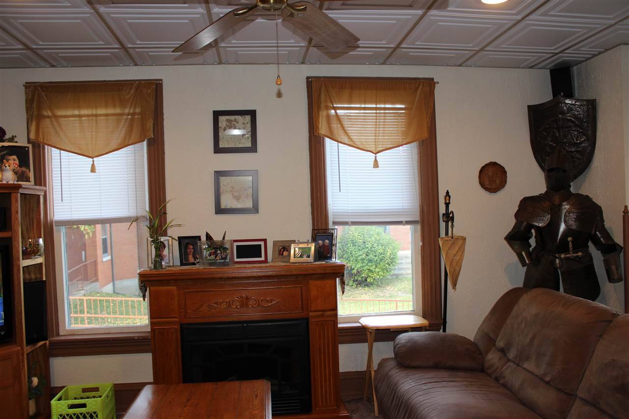 Stoughton, WI 53589,322 S PRAIRIE ST