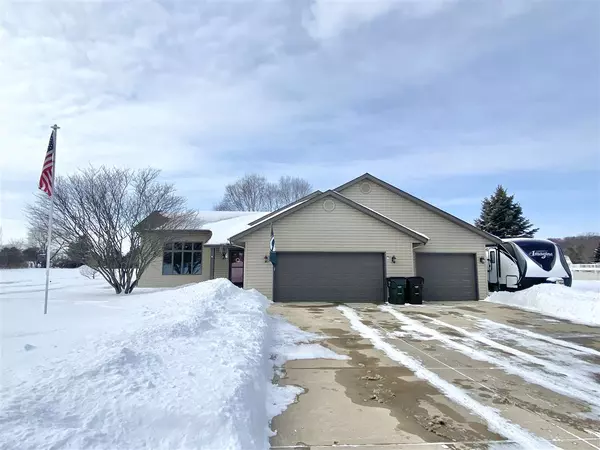 4703 N Laura Dr, Janesville, WI 53548-8866