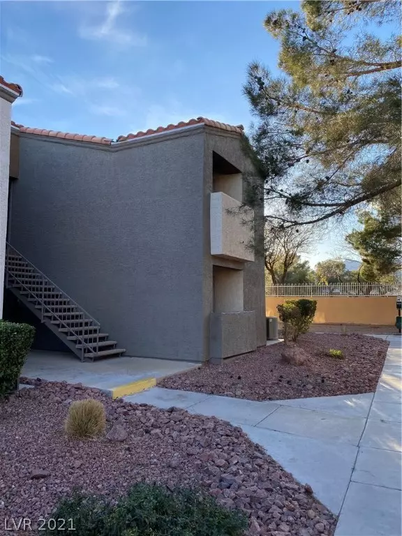 Las Vegas, NV 89128,3151 Soaring Gulls Drive #2092