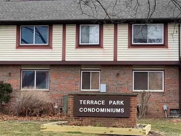 Ypsilanti, MI 48198,939 TERRACE LN