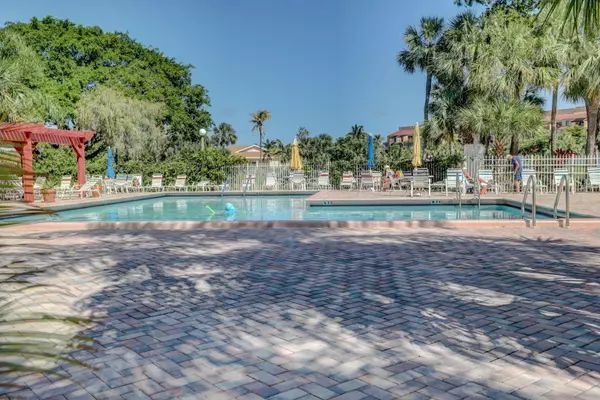 Delray Beach, FL 33444,500 Egret CIR 8501