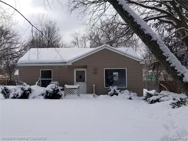 5609 SAVOY DR, Waterford, MI 48327