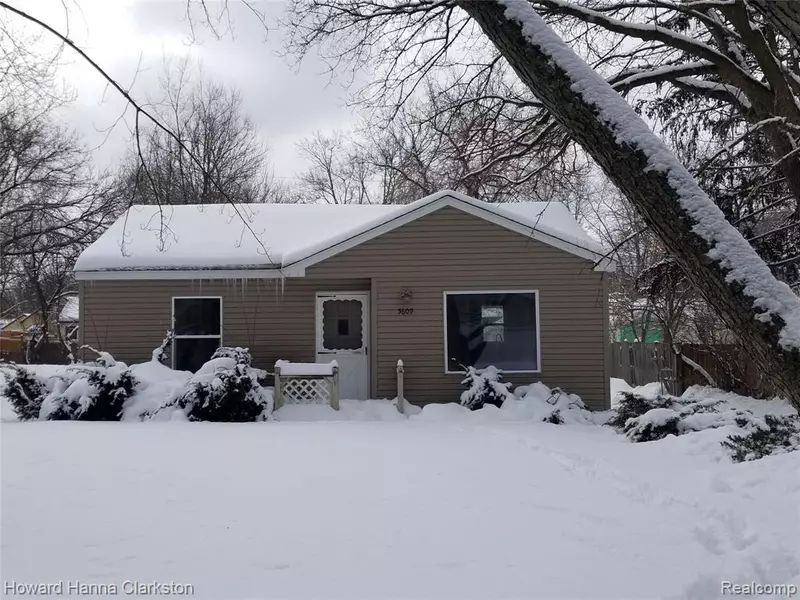 5609 SAVOY Drive, Waterford, MI 48327