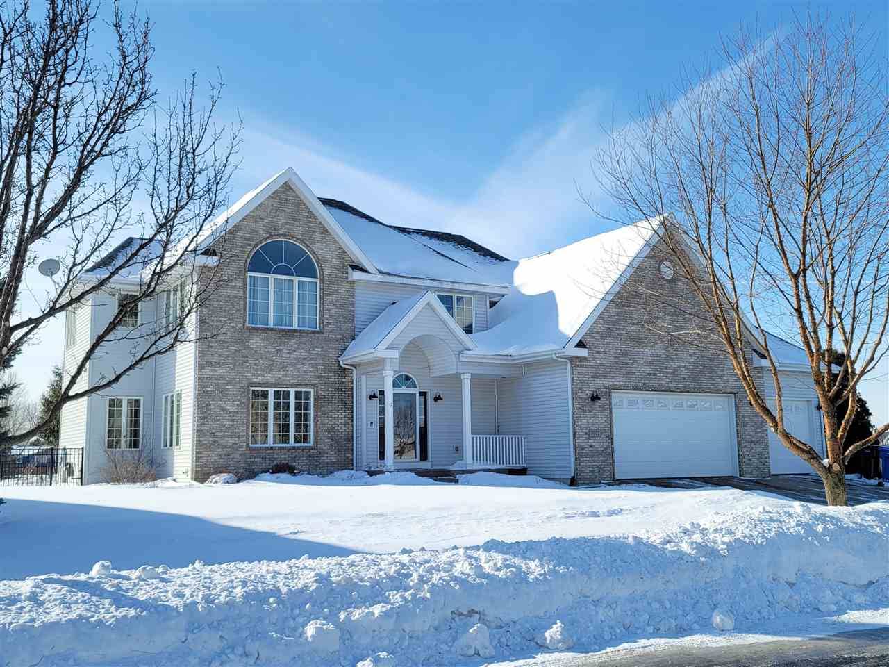 1012 Warrior Ct, Waunakee, WI 53597-3113