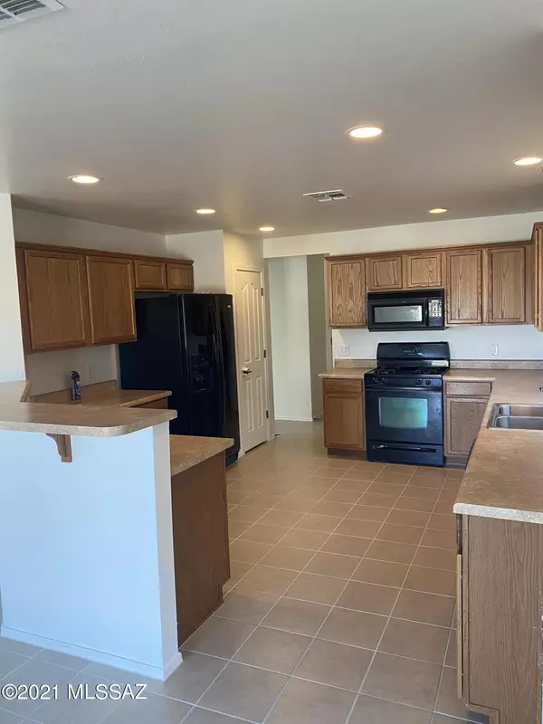 Sahuarita, AZ 85629,1114 W Camino Hombre Viejo