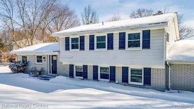 435 APPLE HILL LN, Rochester Hills, MI 48306