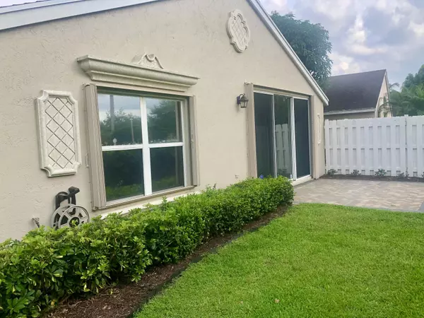 Greenacres, FL 33413,1708 Sawgrass CIR