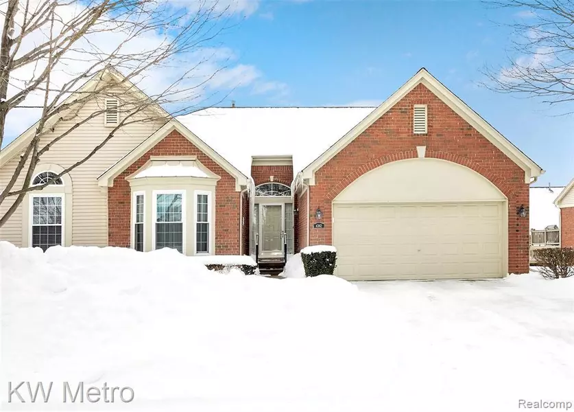 4362 HONEYSUCKLE Drive, Sterling Heights, MI 48314 1238