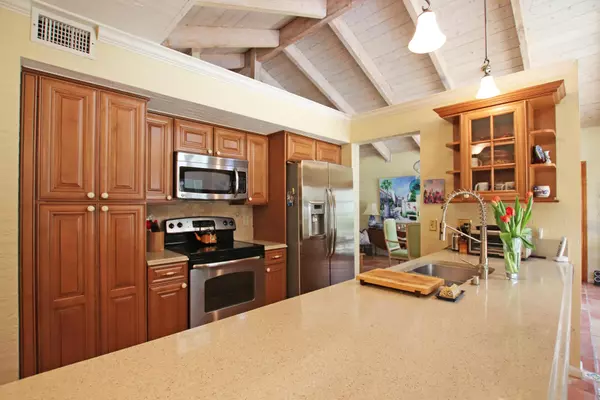 Jupiter, FL 33477,104 Rainbow Fish CIR