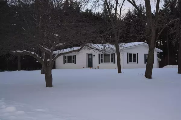 S12626 Donald Rd, Spring Green, WI 53588