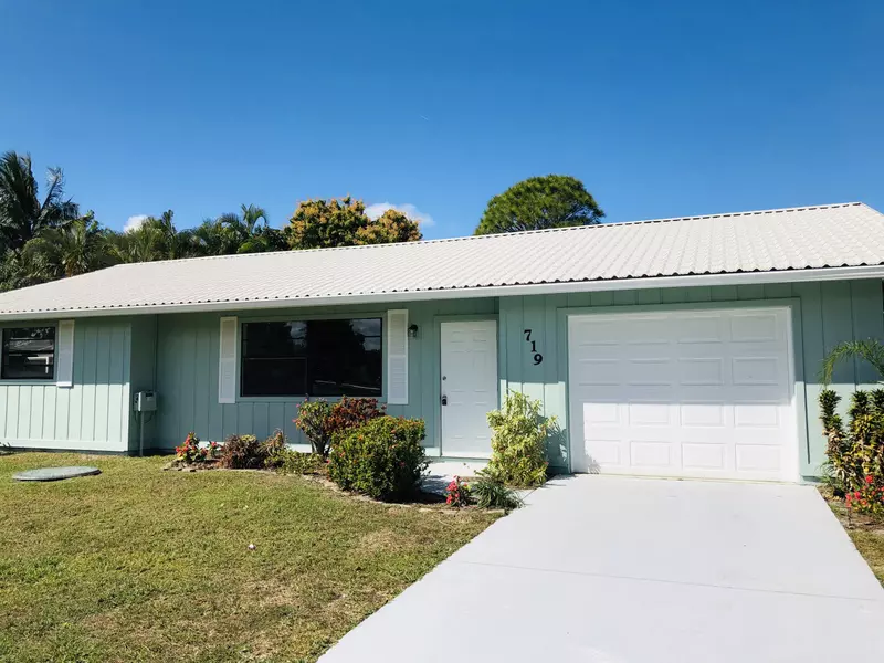 719 SE Autumn TER, Port Saint Lucie, FL 34983