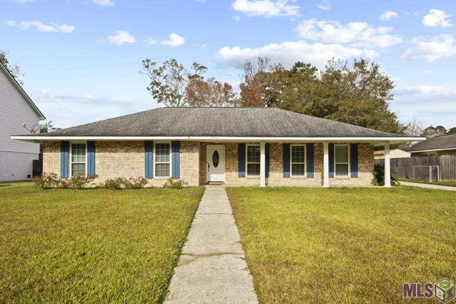 2525 CHANTULANE AVE, Denham Springs, LA 70726