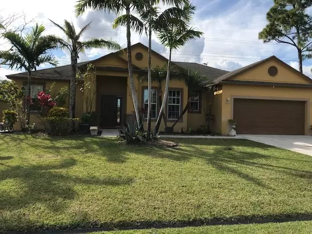 1726 SW SW Mackenzie ST, Port Saint Lucie, FL 34953