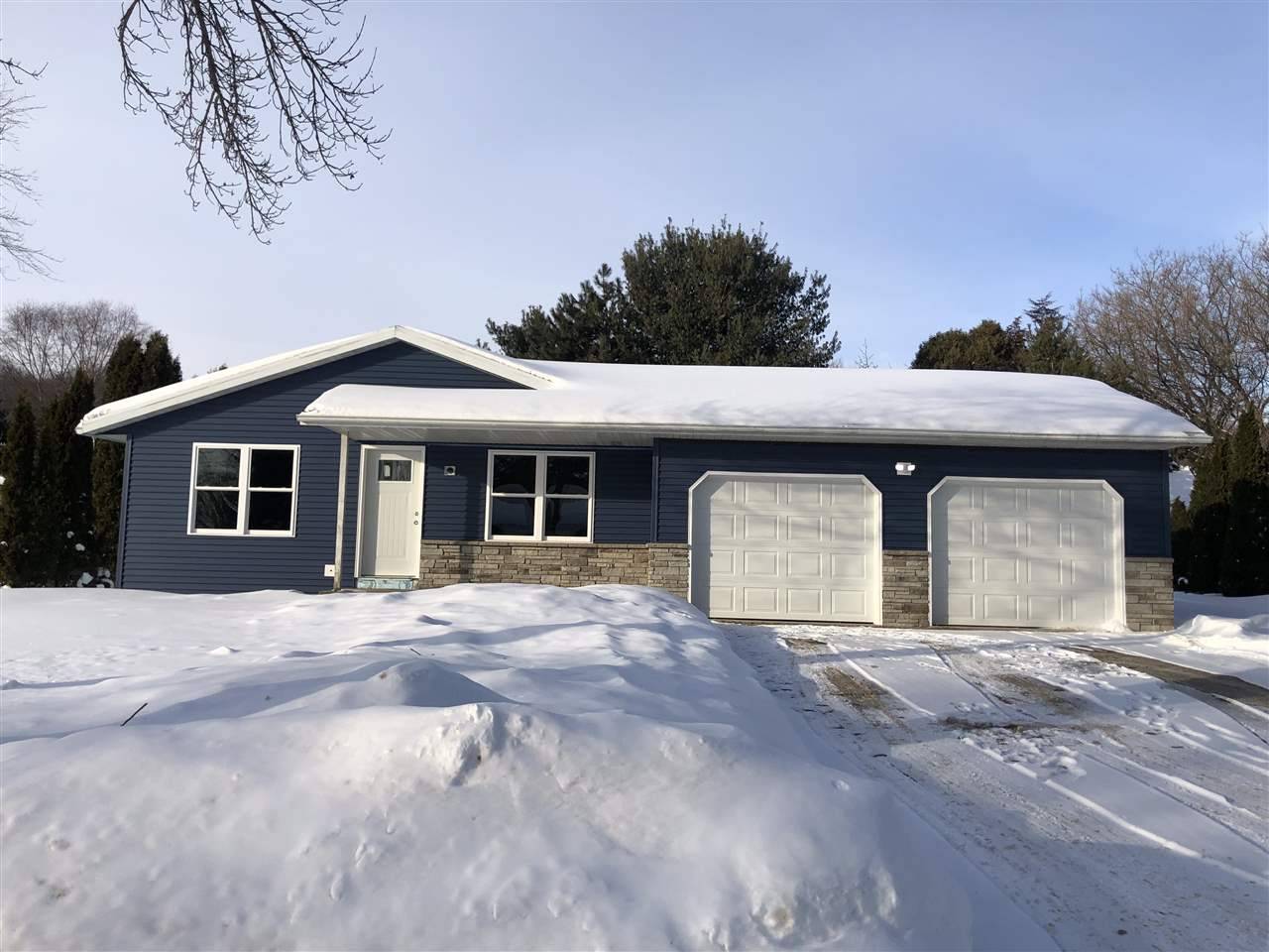 608 Naragansett Ave, Baraboo, WI 53913