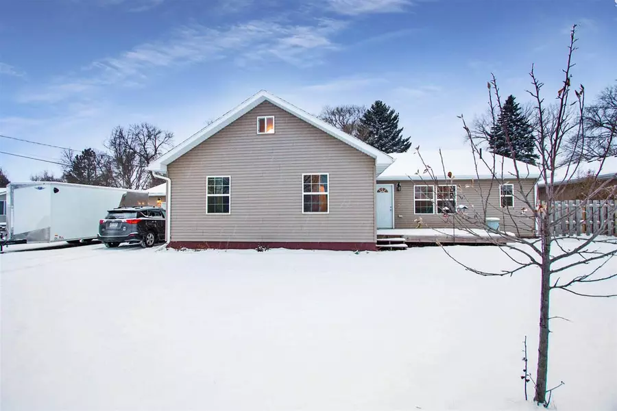 112 Grace St, Burlington, ND 58722