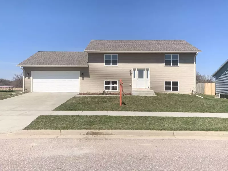 112 Dessa Rain Dr, Reedsburg, WI 53959