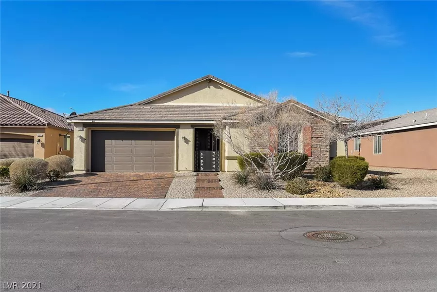 8901 Kenzie Cove Street, Las Vegas, NV 89131