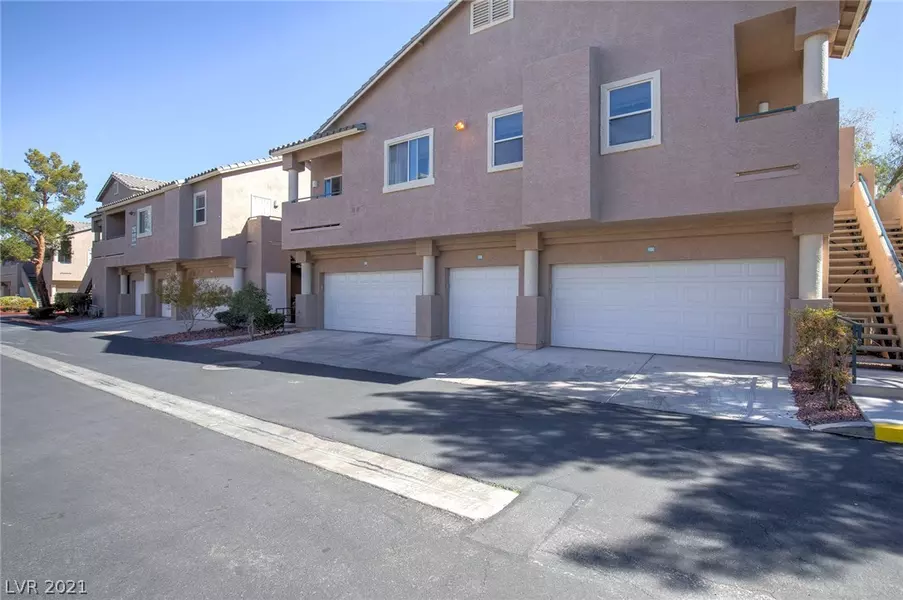 2152 Quarry Ridge Street #105, Las Vegas, NV 89117