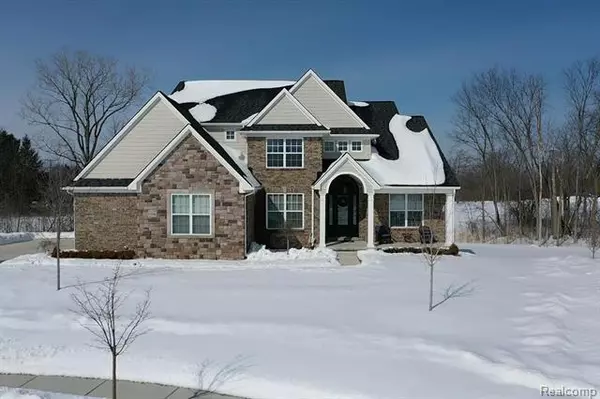 51648 COVE CRT, South Lyon, MI 48178